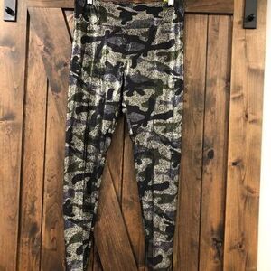 NWT Large Size 11-13 No Boundaries Juniors Shiny Camo Legging 26” Inseam C5596
